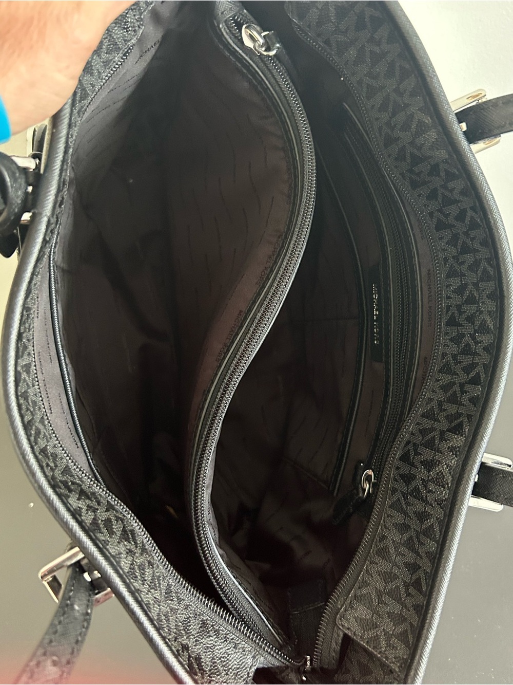 Michael Kors Black Jet Set Signature MK Tote Bag structured bag Silver Hardware - Picture 8 of 13